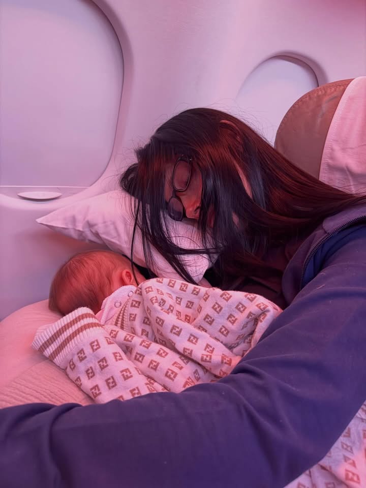 Paulo Dybala y Oriana Sabatini con su hija Gia 💘💖