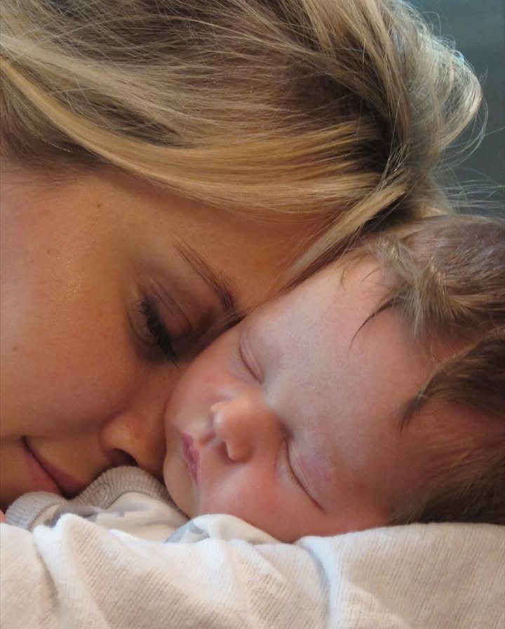 Luisana Lopilato compartió fotos con su hijo Noah y escribió:
