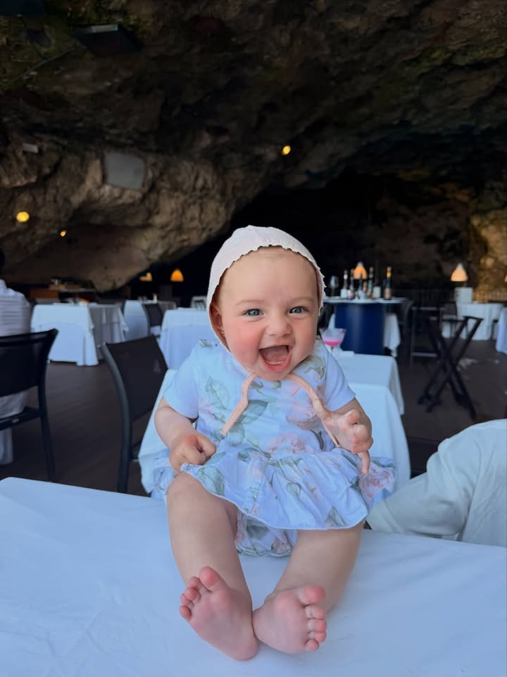 Cami Homs subió foto de su hija Aitana de vacaciones ⛱️