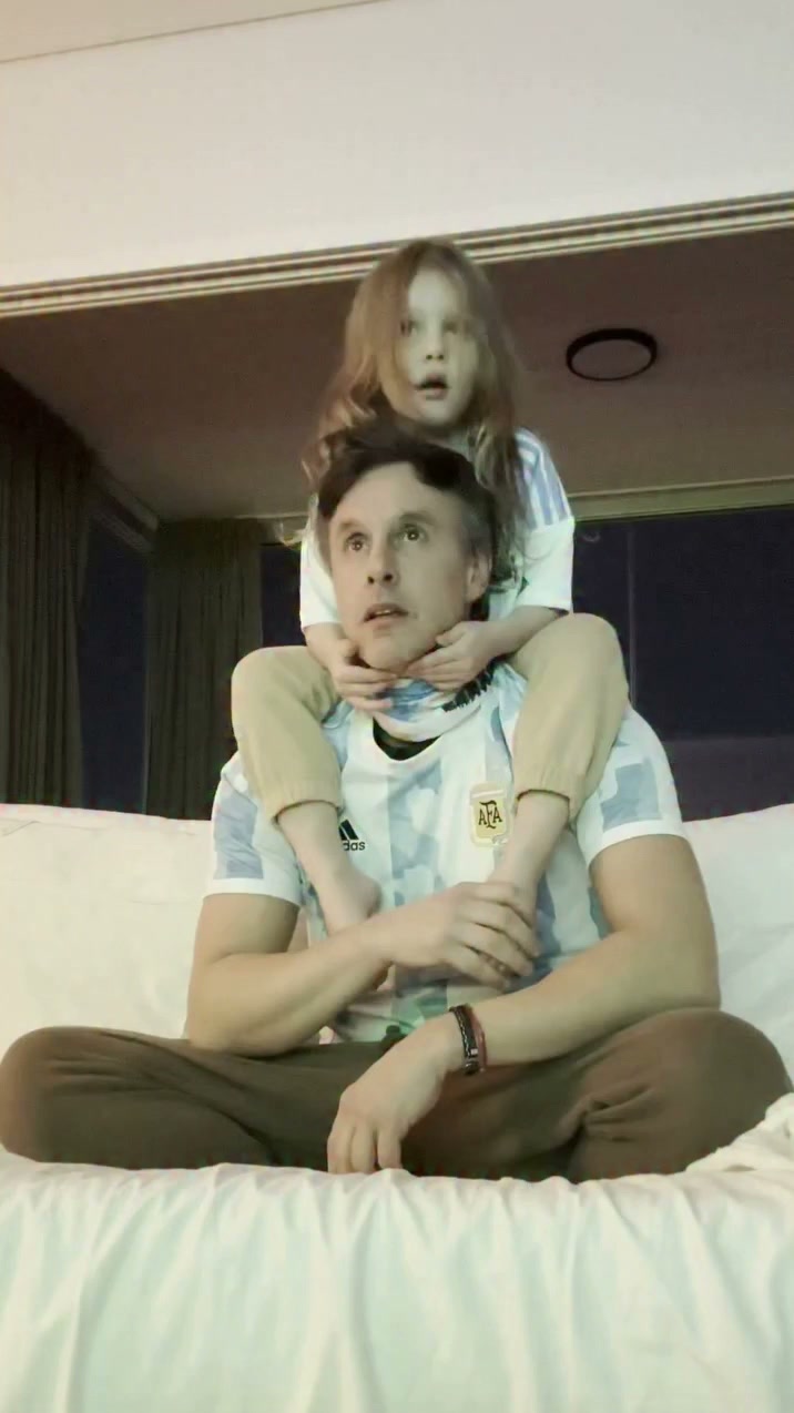 "Charlas durante el partido", el tierno video de Roberto García Moritán con Anita😍