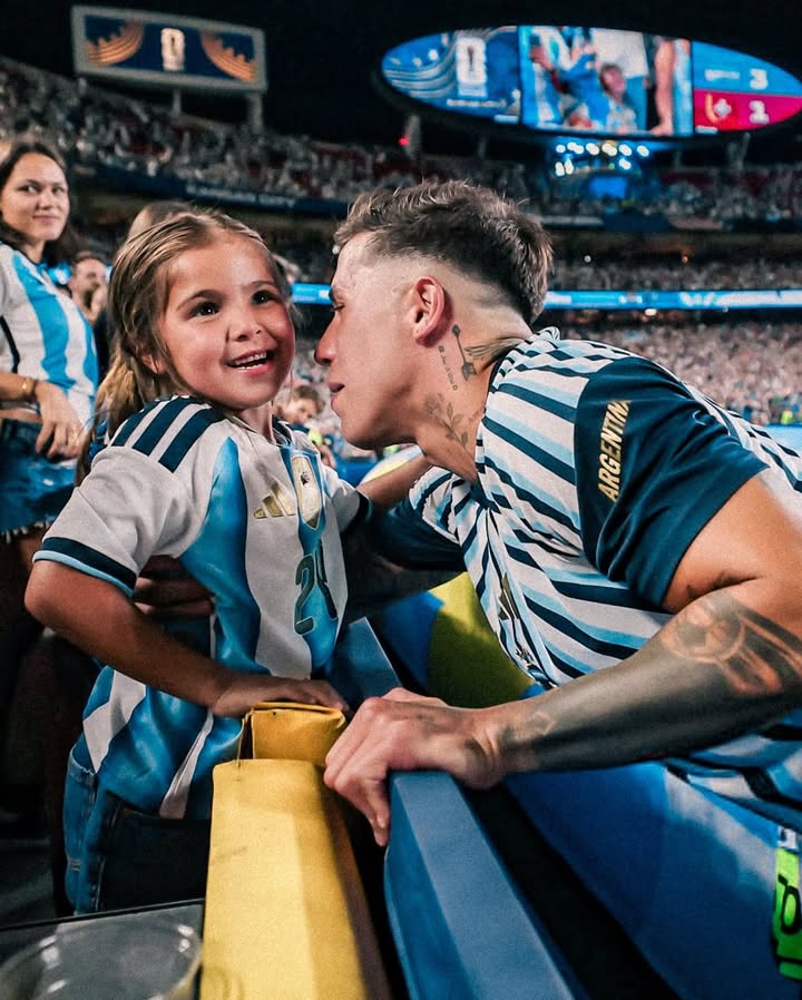 Valu Cervantes compartió esta foto de Enzo Fernández con su hija Oli