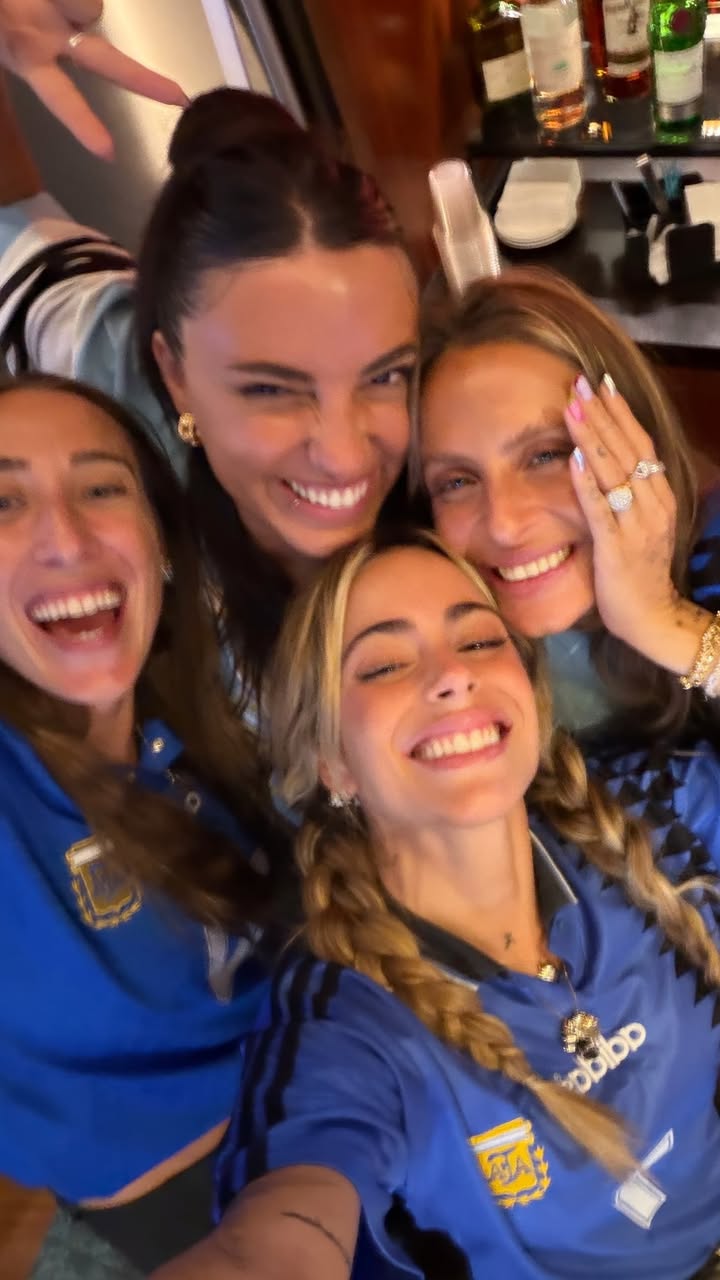 Tini Stoessel subió esta foto con Argentina en la final de La Copa del Mundo 🥹🇦🇷