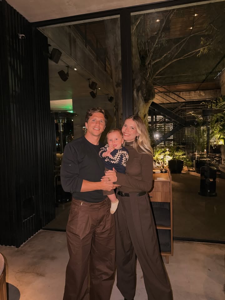 Gian Simeone subió esta foto con Eva Bargiela y su hijo Faustino 🥰