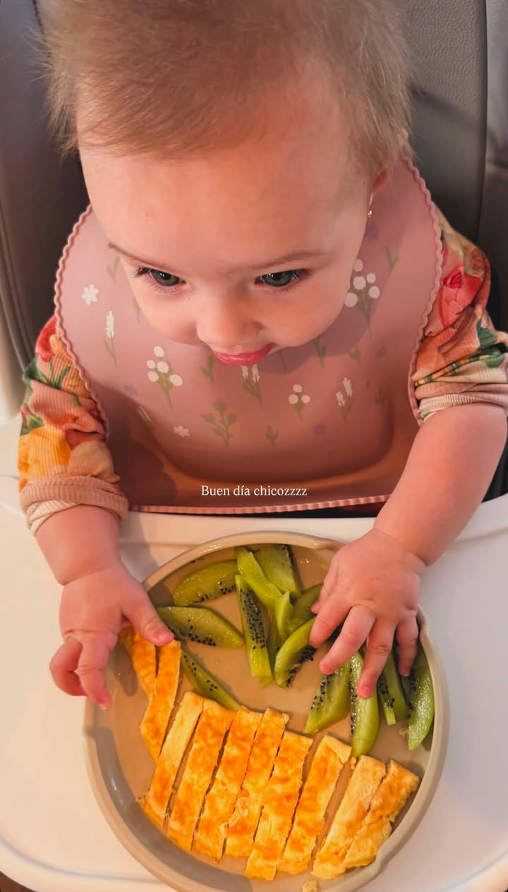 ¡Aitana ya está despierta y les desea buenos días! 🌞