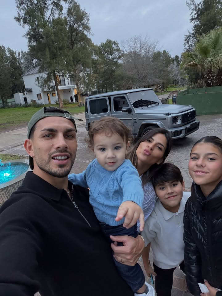 Leandro Paredes compartió esta foto con su familia