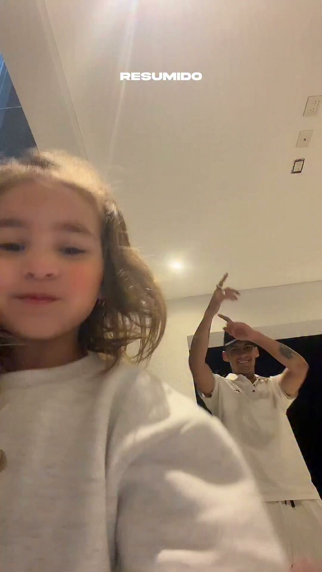 L-Gante compartió este video con su hija Jamaica