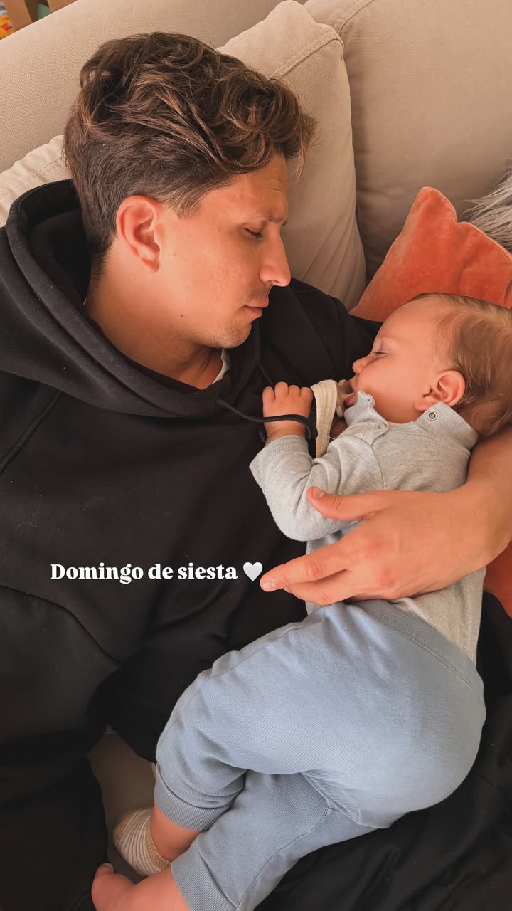 Eva Bargiela compartió esta foto de Gian Simeone y su hijo Fausti 🧡