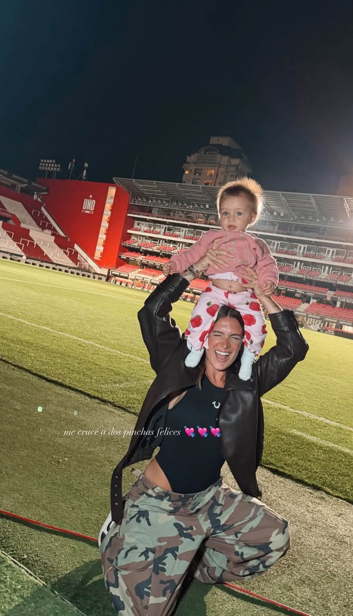 Cami Homs compartió fotos de su familia alentando a su pareja José Sosa