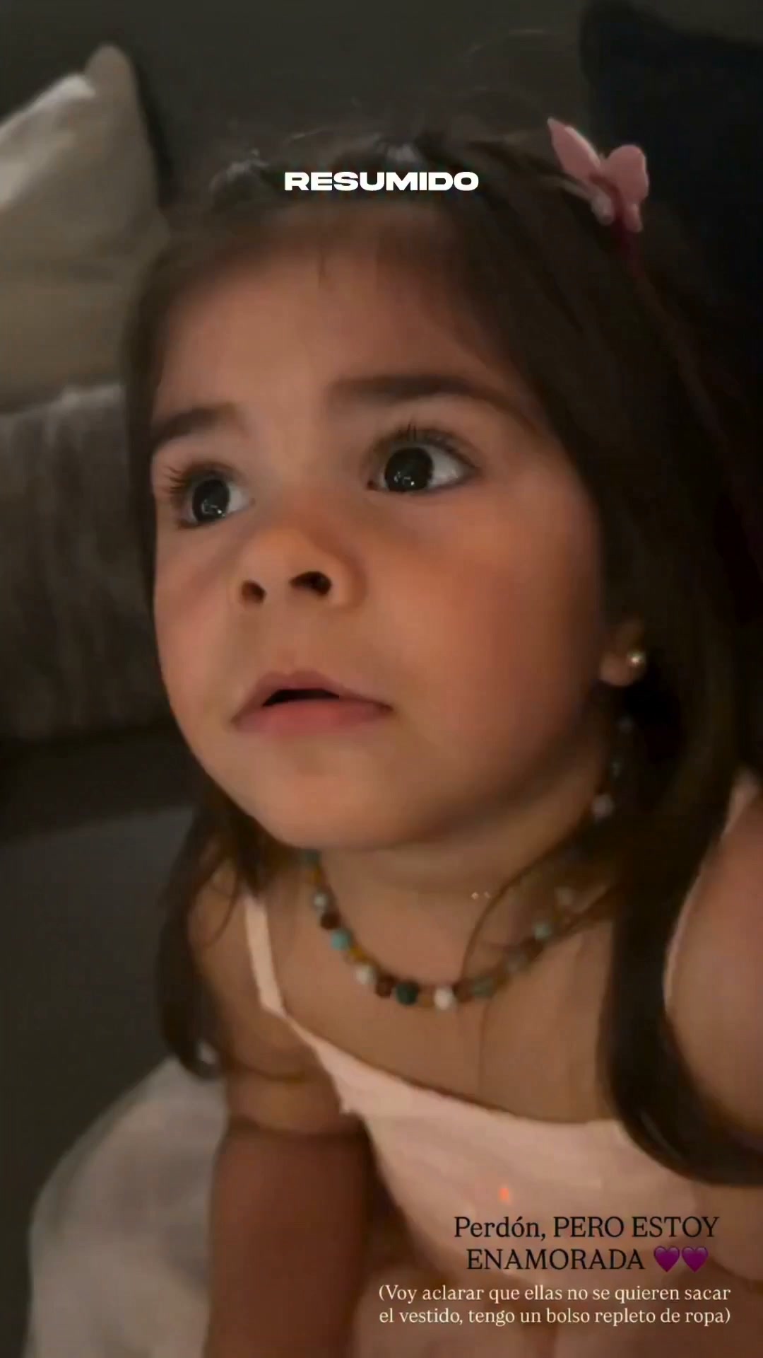 Las hijas de Daniela Celis no se quieren sacar los vestidos después de haber estado en los Premios Ídolo
