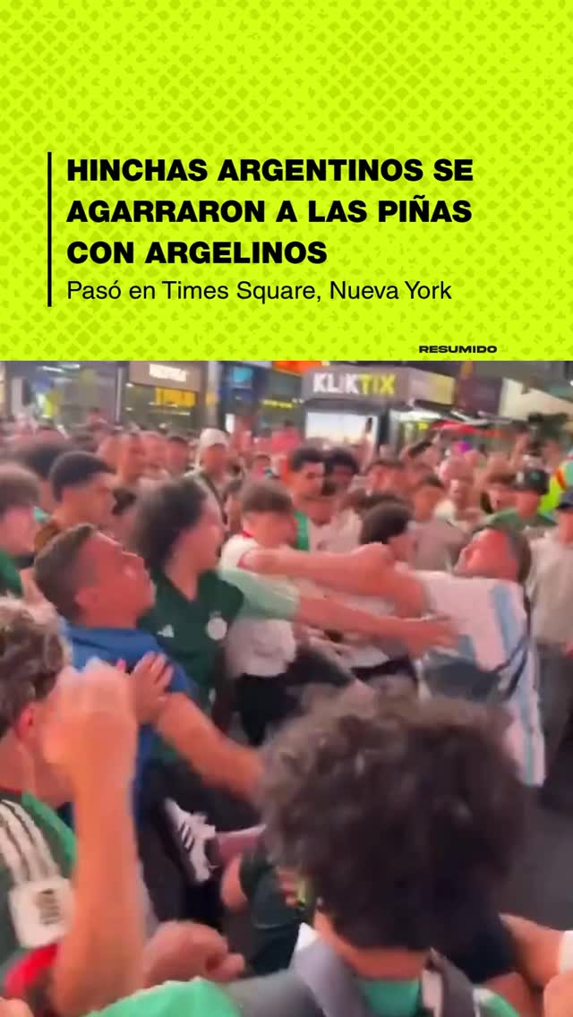 👀 PIÑAS ENTRE HINCHAS DE ARGENTINA Y ARGELIA EN TIMES SQUARE