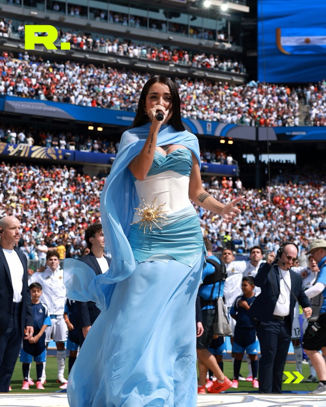 MARÍA BECERRA CANTÓ EL HIMNO EN LA FINAL 🇦🇷 (3/5)