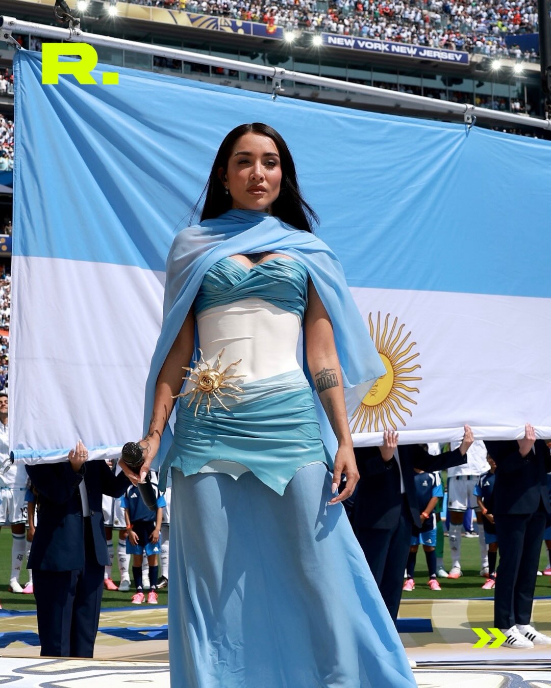 MARÍA BECERRA CANTÓ EL HIMNO EN LA FINAL 🇦🇷 (1/5)