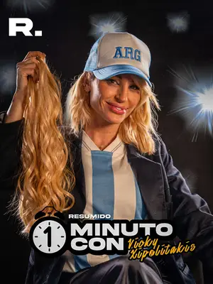 UN MINUTO CON VICKY XIPOLITAKIS