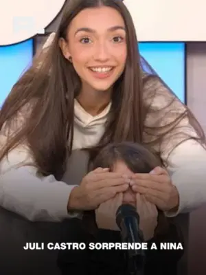 JULI CASTRO CONOCIÓ A SU MINI FAN