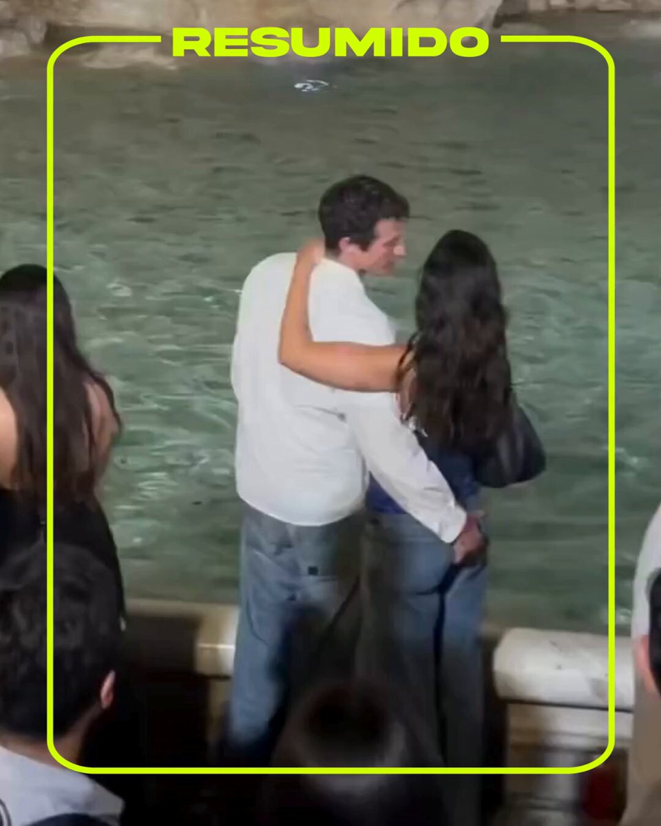 Dua Lipa y Callum Turner siguen full enamorados en su luna de miel. Esta vez los vieron en la Fontana di Trevi, en Roma