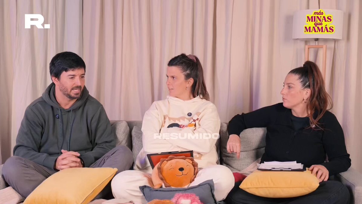 “MUCHAS VECES VEO PARTIDOS DE FÚTBOL MIENTRAS BAÑO A LAS CHICAS”

Mike Chouhy contó en “MÁS MINAS QUE MAMÁS” cómo es ser un papá que ve fútbol y a la vez tiene hijas a su cuidado 😂
