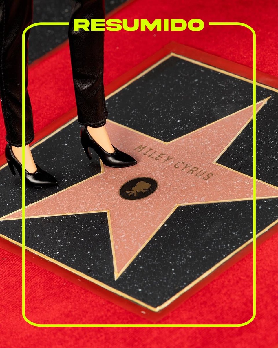 Miley Cyrus publicó una foto con su estrella en el Paseo de la fama de Hollywood