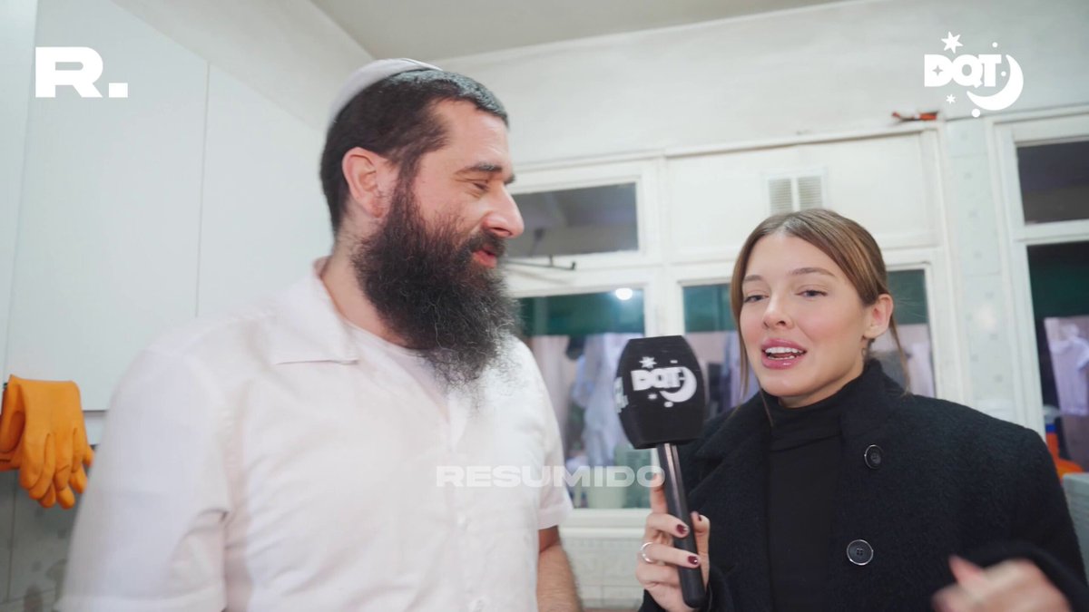"Somos argentinos y podemos comer un asado kosher o una milanesa con papas fritas kosher... lo adaptamos"

🗣️ Joni le explicó a Sofi Gonet que las leyes de la Torá indican qué ingredientes comer, pero