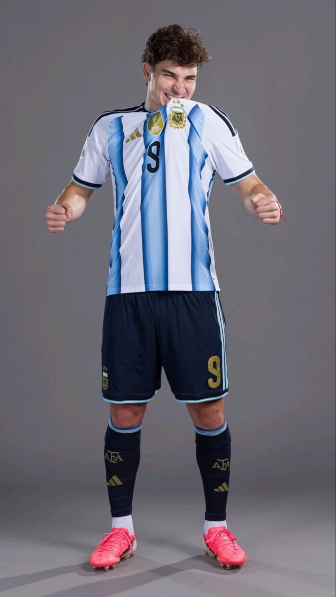 🇦🇷 CAMBIOS EN ARGENTINA

Entraron Julian Álvarez y Nico González

Salieron Lautaro Martínez y Thiago Almada
