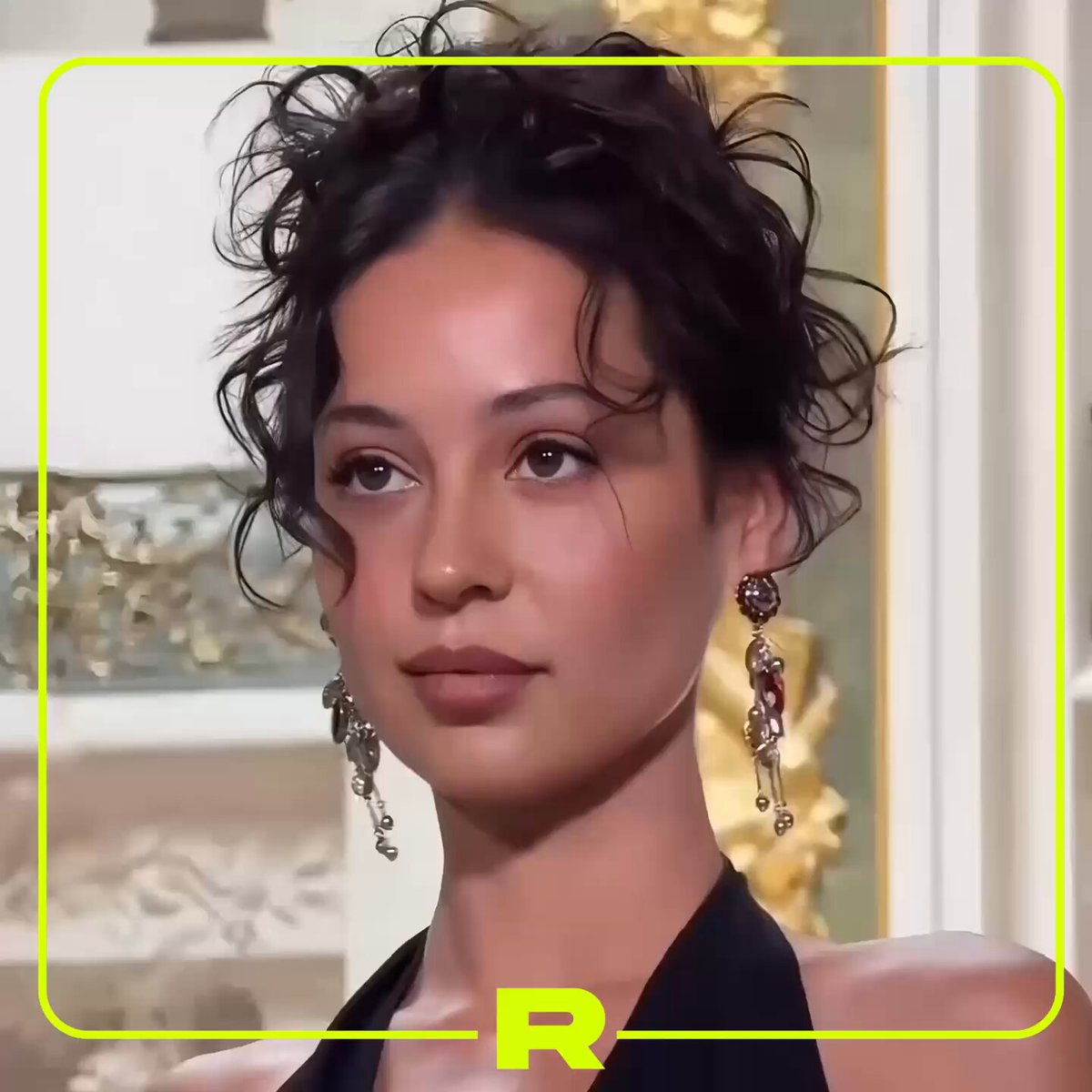 Alexa Demie en el desfile de Chanel