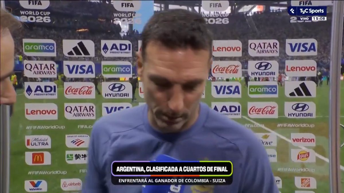 “Que grupo de jugadores hermano” 

Scaloni no pudo aguantar la emoción después del partido de Argentina - Egipto