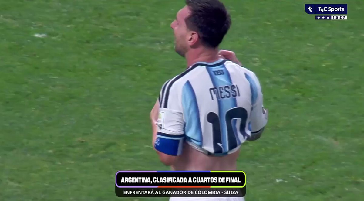 TODA LA ARGENTINA TE ABRAZA MESSI