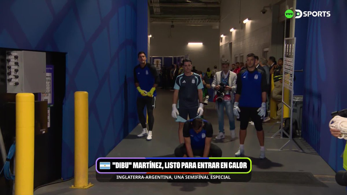 El Dibu Martínez ya ingresó al campo de juego