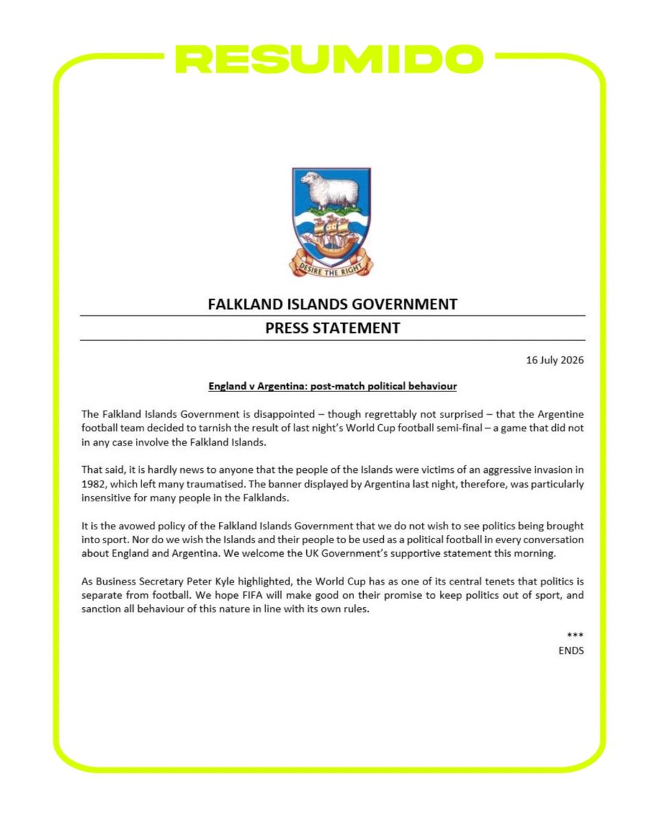 “La bandera exhibida por Argentina anoche fue particularmente insensible para muchas personas de las Falklands"
La administración de las islas expresó su "decepción" y pidió a la FIFA que sancione a