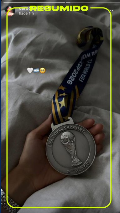 Caro Calvagni subió a Instagram una foto de la medalla de plata de Nico Tagliafico