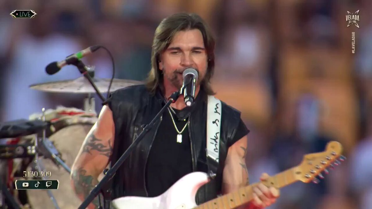 Yami Safdie cantó con Juanes en #LaVeladaDelAñoVI