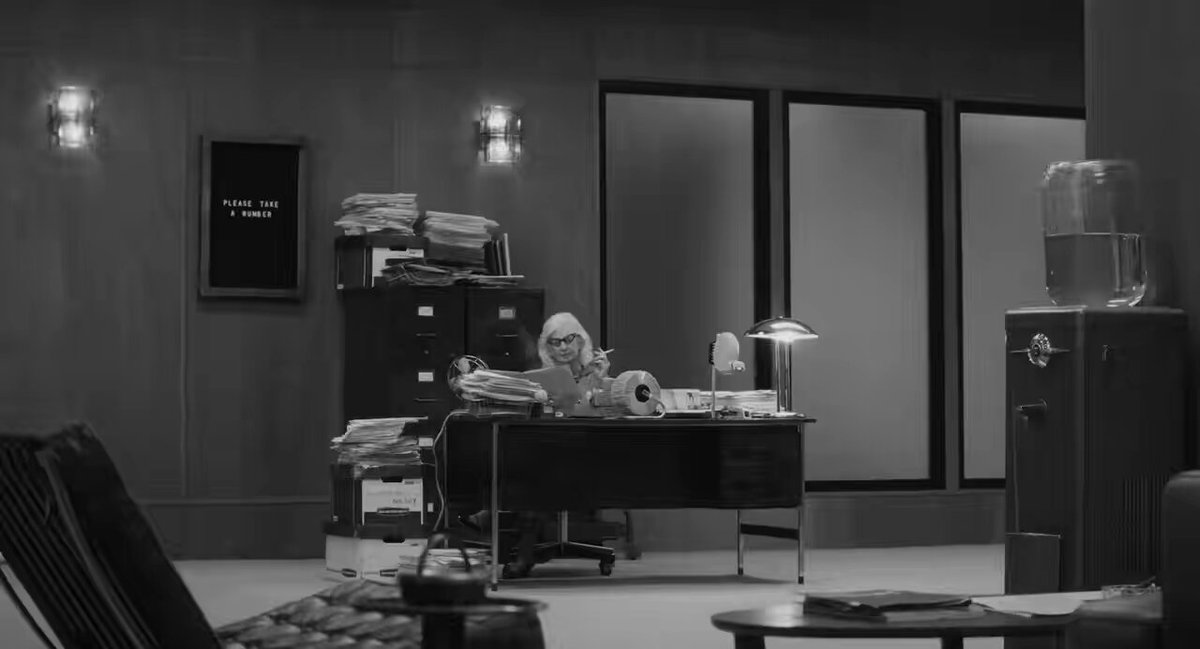 Salió el adelanto del video musical de "petal" de Ariana Grande.