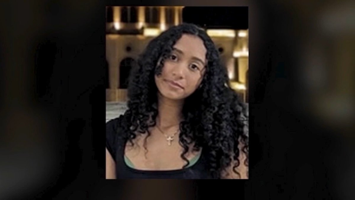 En febrero de 2024, la familia reportó a Celeste como desaparecida.
La policía llamó a D4vd y le informó que tenía 13 años. Él dijo que no conocía su edad, que solo la había visto una vez y que no sa