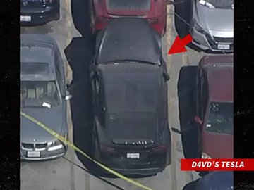 Meses después, su Tesla negro fue remolcado por estar abandonado
El 8 de septiembre de 2025, un trabajador del depósito notó un olor insoportable proveniente del vehículo.