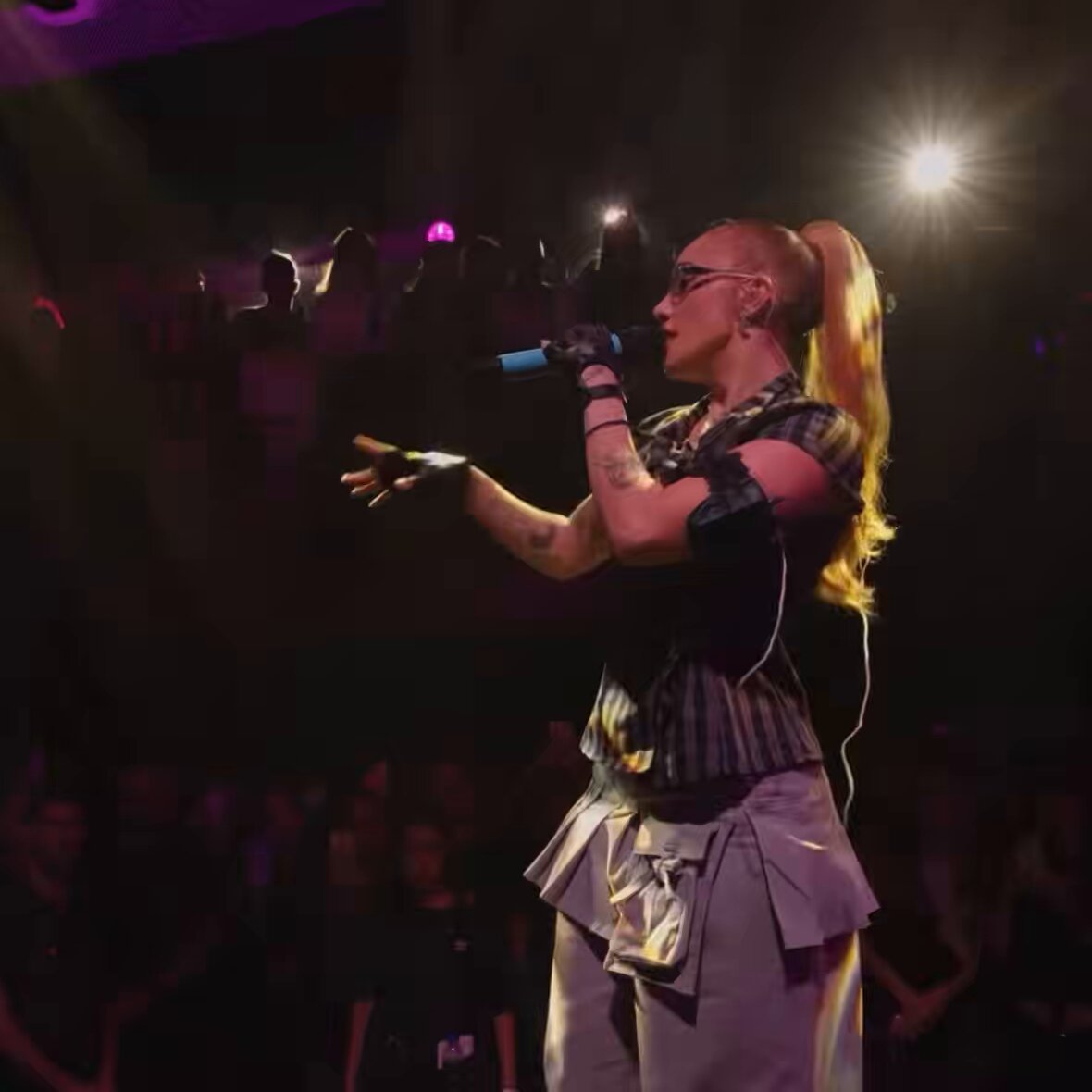 Cindy Cats ft Ángela Torres

Acaba de salir la versión en vivo de “Favorita”