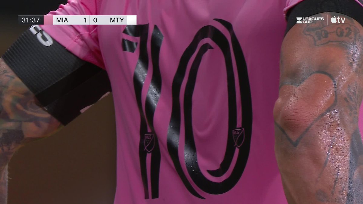 El festejo de gol de Rodrigo de Paul, en honor a Messi el día del fallecimiento de su papá