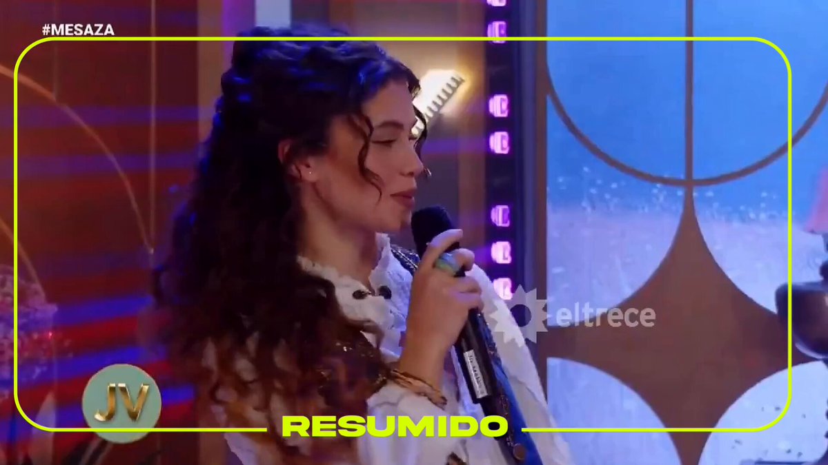 Mora Bianchi y Mateo Belmonte cantaron en la mesa de Juana Viale