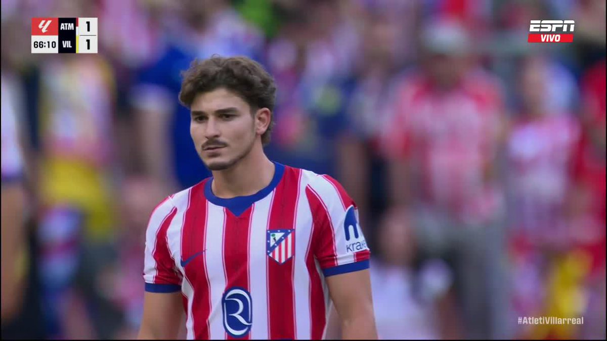 Julián Álvarez fue duramente silbado por los hinchas del Atlético Madrid cuando entró a la cancha