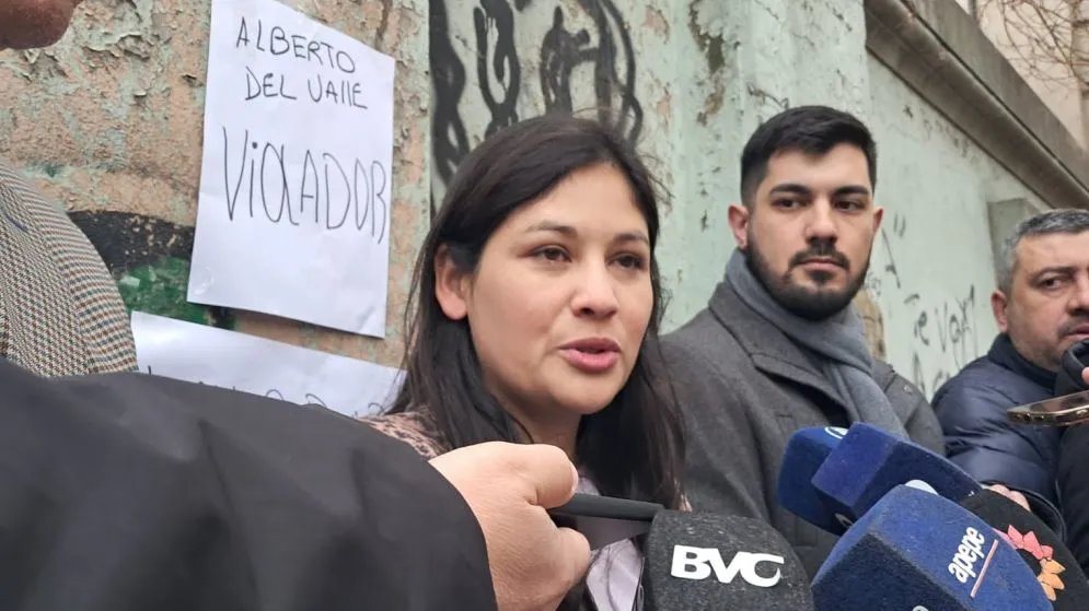 Mientras él seguía prófugo, una persona se negó a abandonar la búsqueda. Yamila Segovia, hermana mayor de la víctima

Su involucramiento llegó a tal punto que decidió ESTUDIAR DERECHO y convertirse en