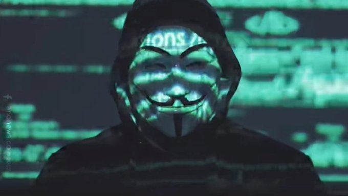 Después de su muerte salieron muchas teorías, una de ellas divulgada por Anonymous que desmentía su suicidio y decía que todo se habría tratado de un asesinato