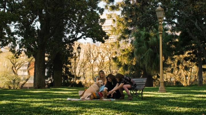 Salió un primer adelanto de “EL AMOR ES OTRA COSA”, protagonizada por Jimena Barón, Cande Vetrano y Muriel Santa Ana