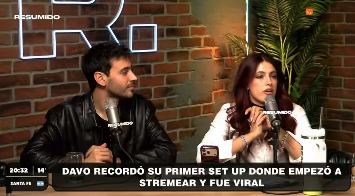 Davo acá en #DQT te re bancamos 

Agus García y Coty Romero resaltaron la actitud de Davo después de haber estado en el palco de la familia Messi