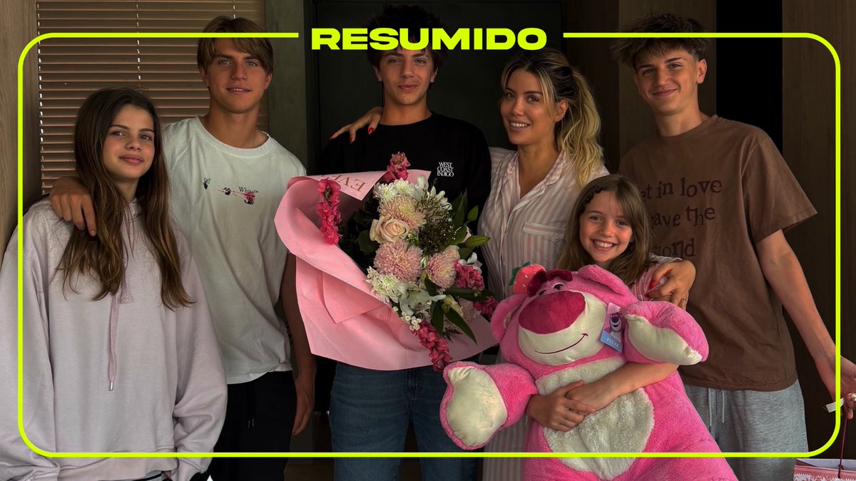 "Mi prioridad" 

La foto que subió Wanda Nara a sus redes por el Día de la Madre