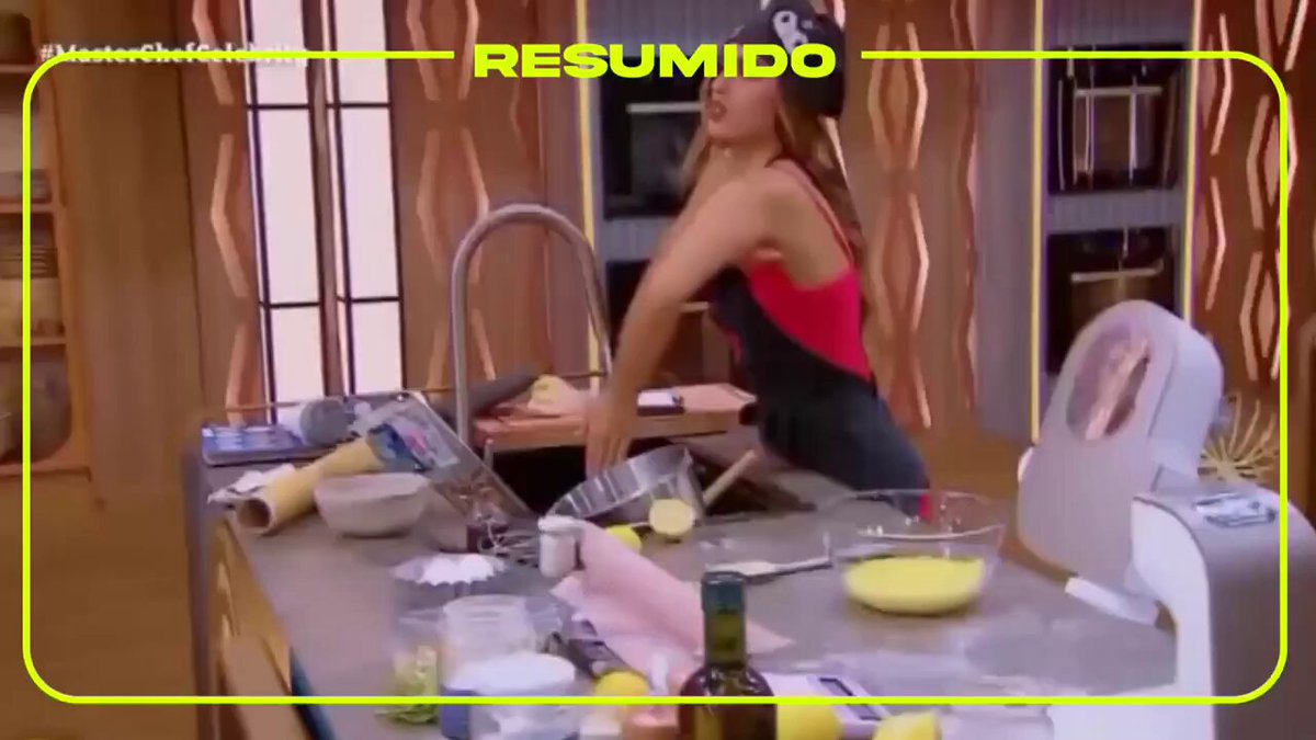 “Sale un baño polaco en la bacha”

Juli Poggio se limpió las axilas en la cocina durante la gala de eliminación de MasterChef y aseguró que, ante todo, hay que estar limpia
